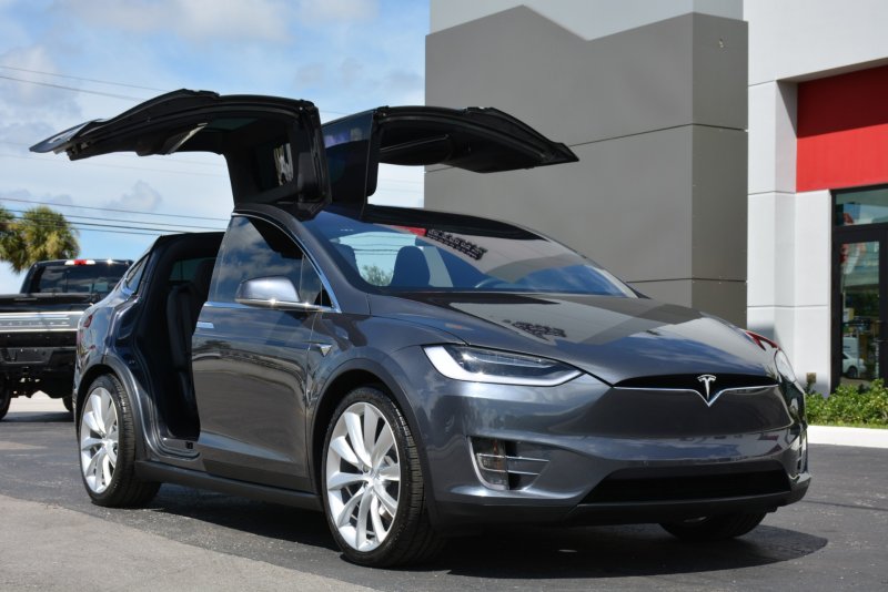 Tesla model x 2017