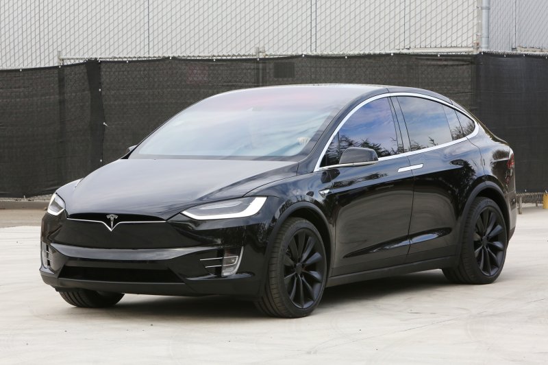 Tesla model x p90d