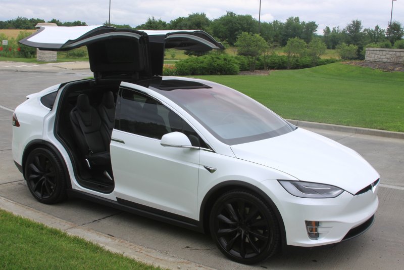 Tesla model x 22