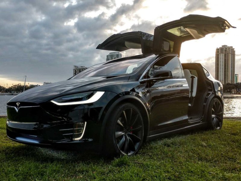 Тесла model x 2020