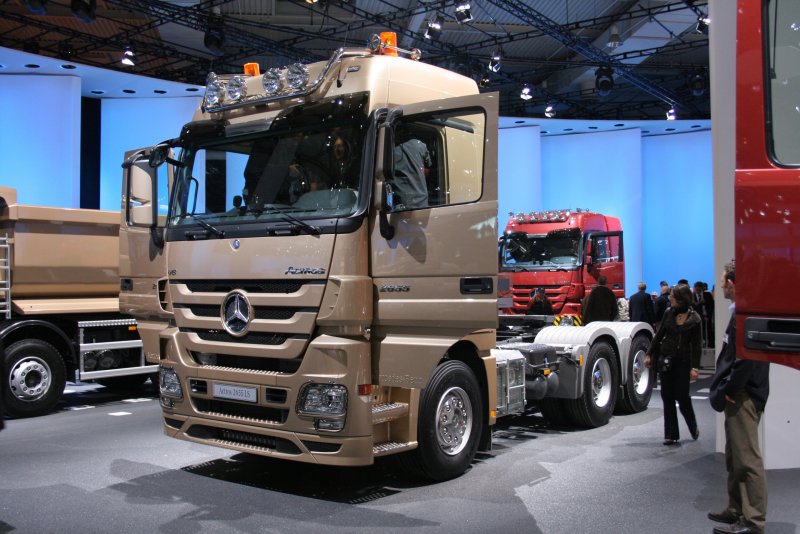 Mercedes-Benz Actros 2