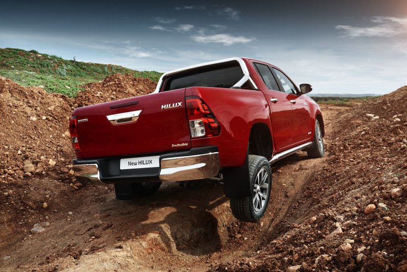 Toyota Hilux 2015 пожарка