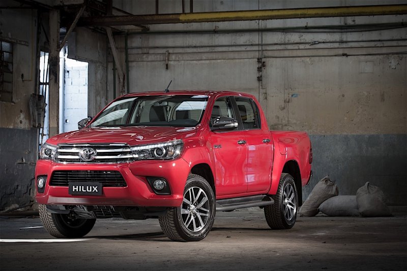 Toyota Hilux 2,4 л / 150 л.с.