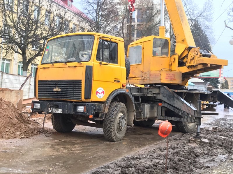 МАЗ 5337 пескоброс