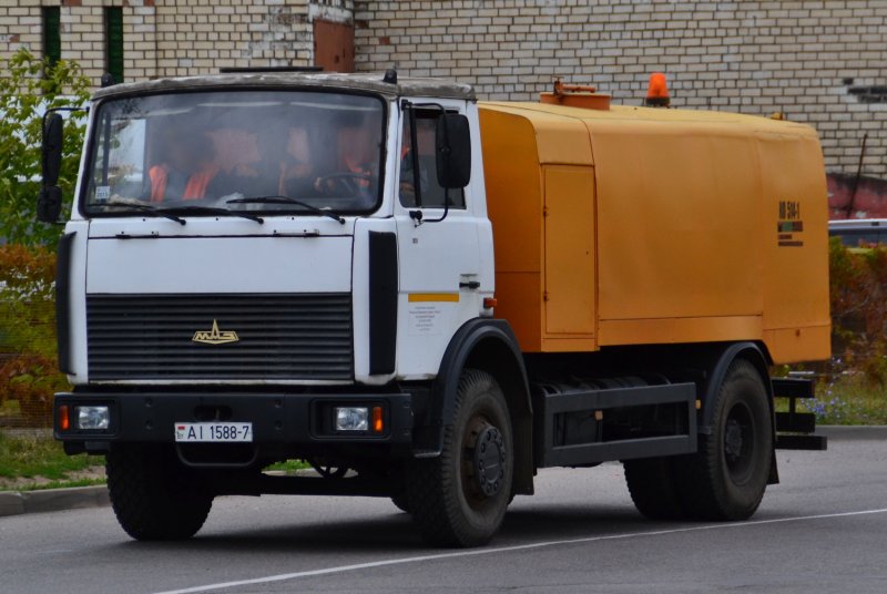 МАЗ 5337 бортовой