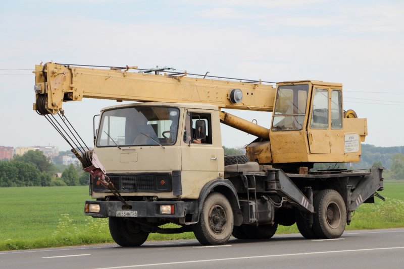 Экскаватор МАЗ 5337
