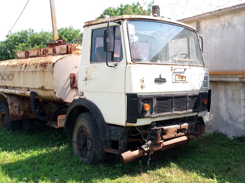 Автомашина МАЗ 5337