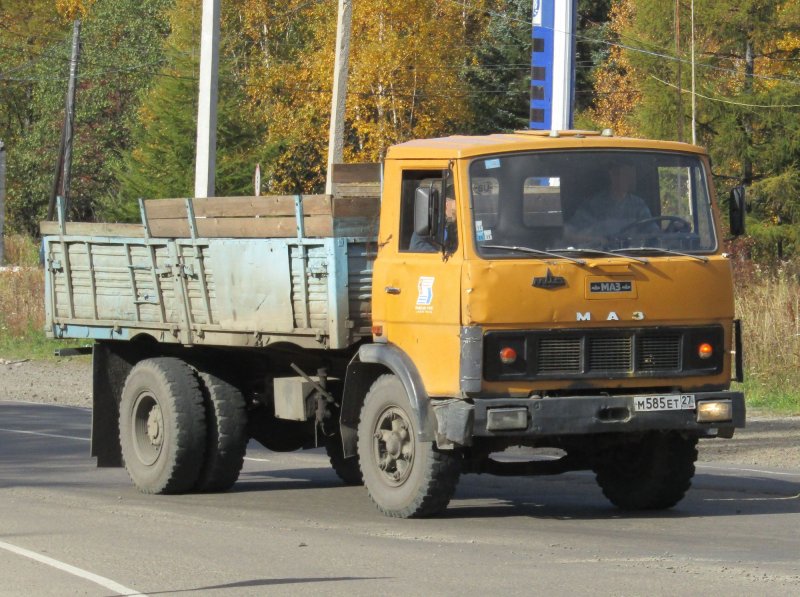 МАЗ 585