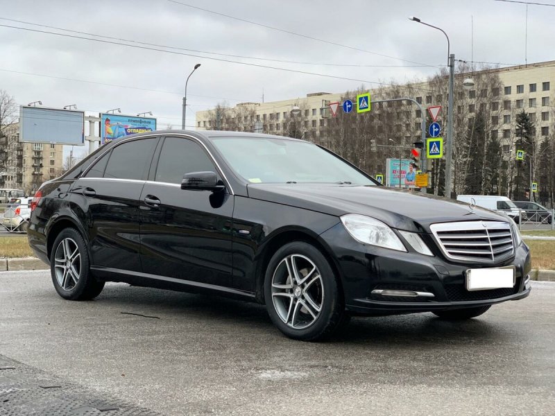 Мерседес-Бенц е-класс 200 2012