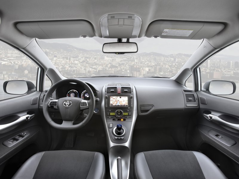 Toyota Auris 2010 салон
