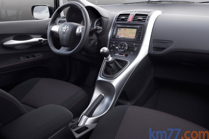 Toyota Auris 2008 салон