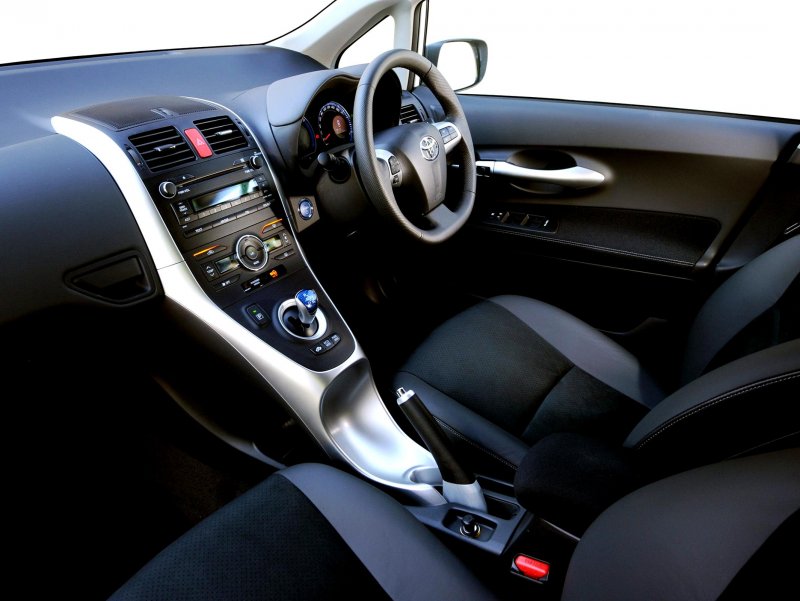 Toyota Auris 2010 Interior