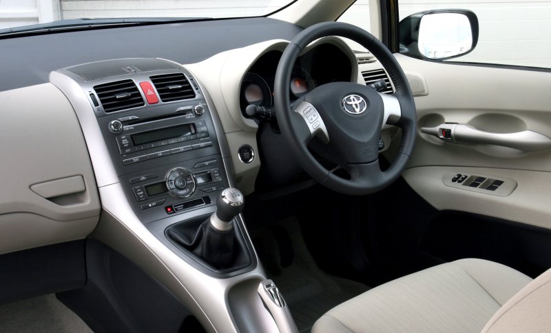 Toyota Auris 2008 салон