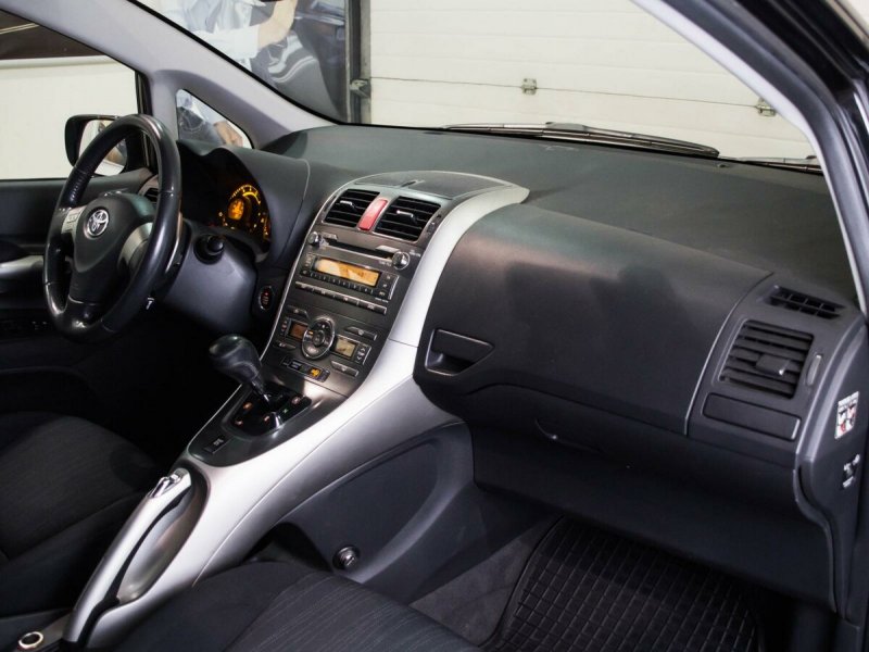 Toyota Auris 2007 салон