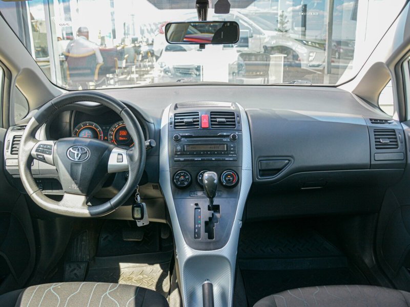 Toyota Auris 2012