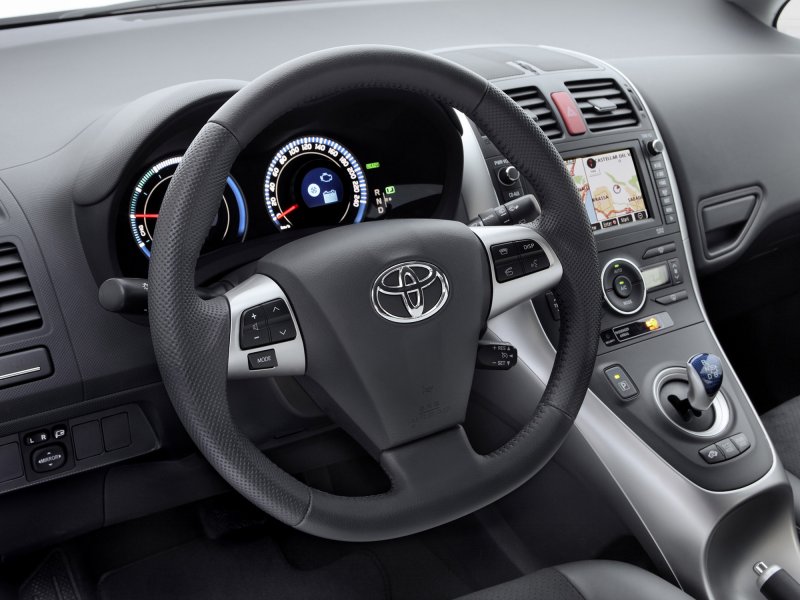 Toyota Auris Hybrid 2010