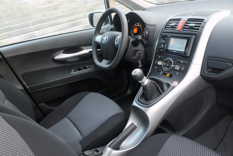 Toyota Auris 2008 салон