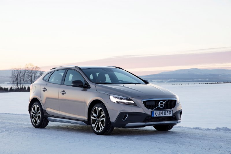 Volvo v40 Cross Country 2016