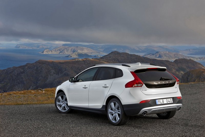 Вольво v40 Cross Country