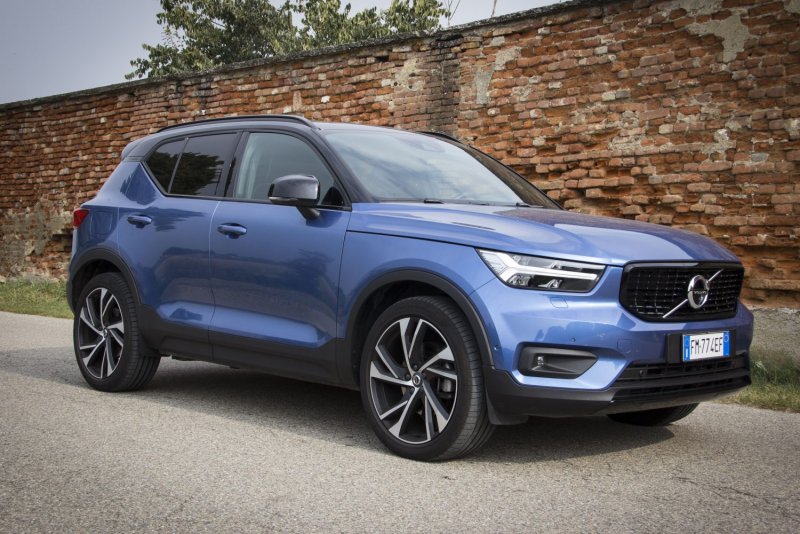 Volvo xc40 Pebble Grey