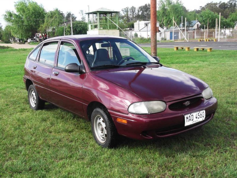 Kia Avella хэтчбек