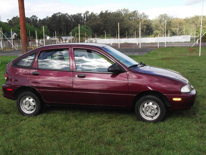 Kia Avella 1 поколение