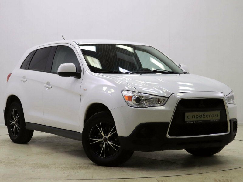Mitsubishi Lancer 10 белый