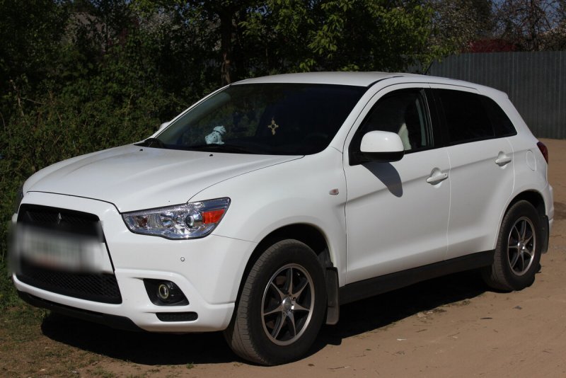 Mitsubishi ASX белый 2011