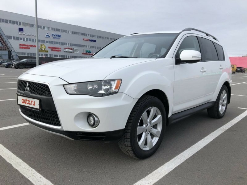 Mitsubishi Lancer x EVO белый