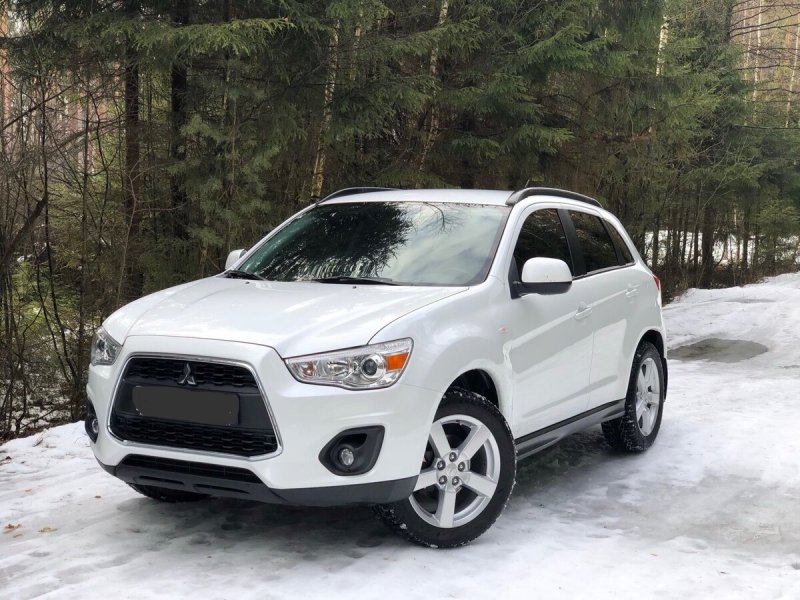Mitsubishi Lancer 10 белый
