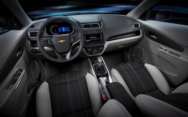 Chevrolet Cobalt LTZ салон