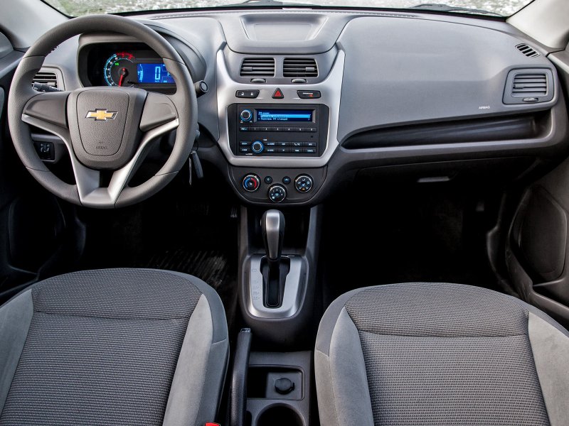Cobalt Chevrolet 2013 салон