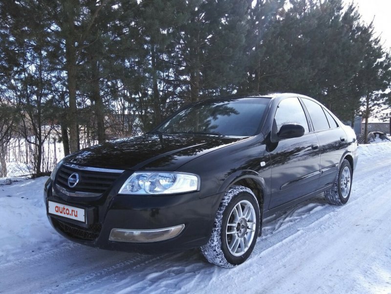 Nissan Almera черная
