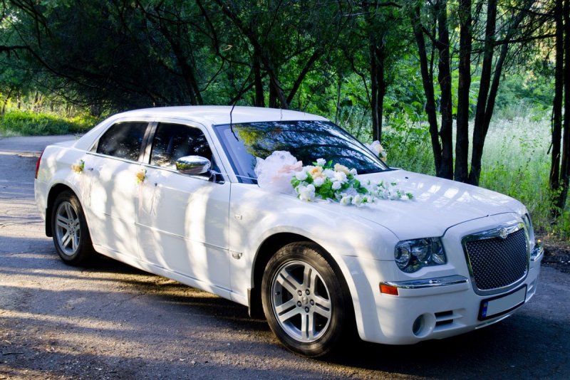 Крайслер 300 c свадебный