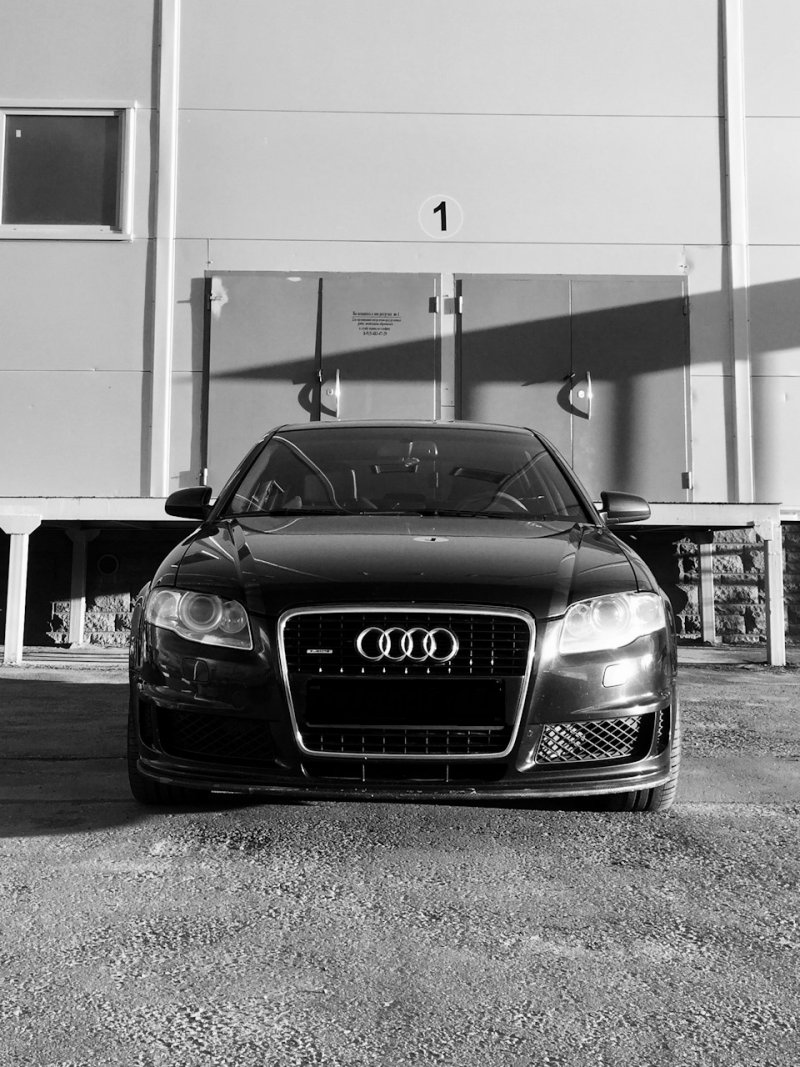 Audi черно белое