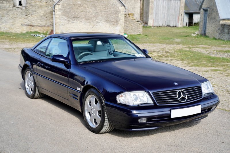 Мерседес-Бенц clk320