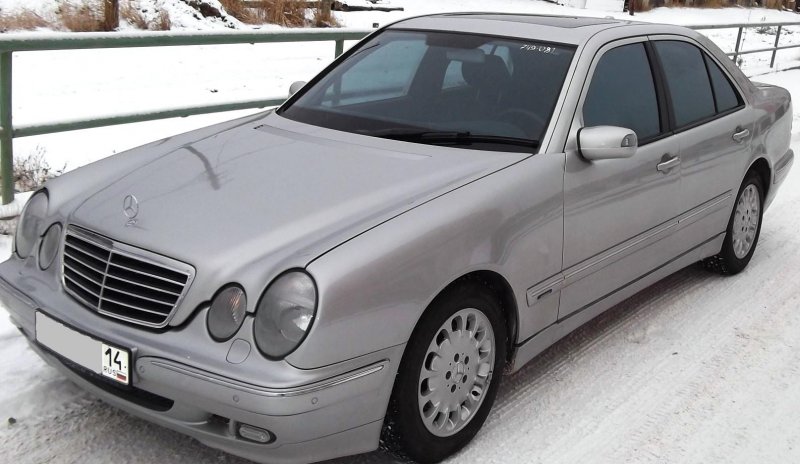 Mercedes Benz e320