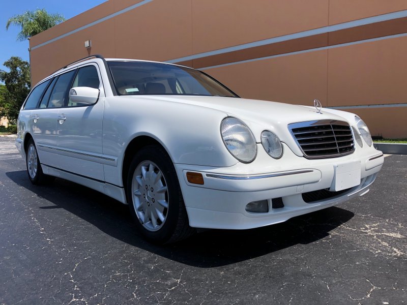 Mercedes Benz e320 w210
