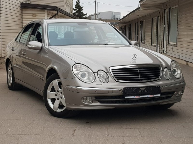 Мерседес е 320 2012