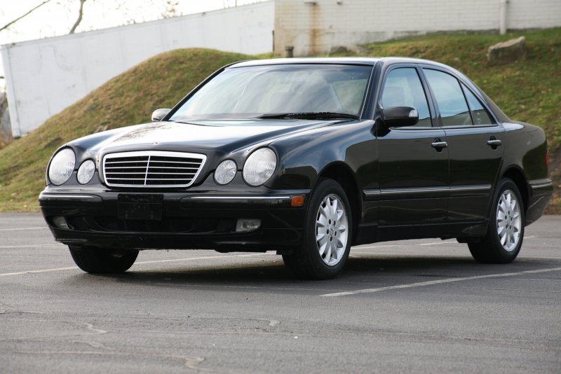 Мерседес е320
