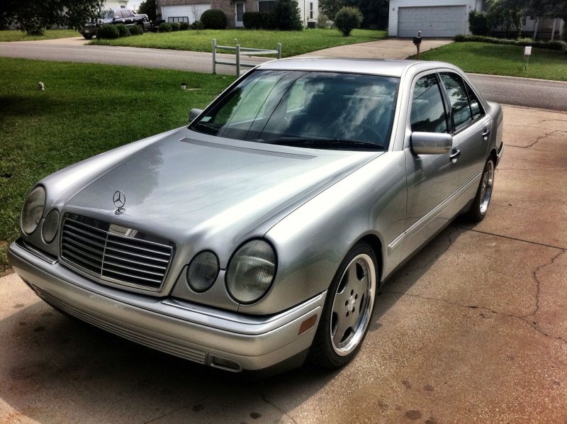 Mercedes Benz e320