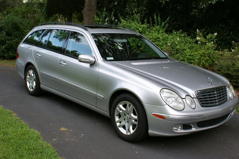 Mercedes Benz e320 w211