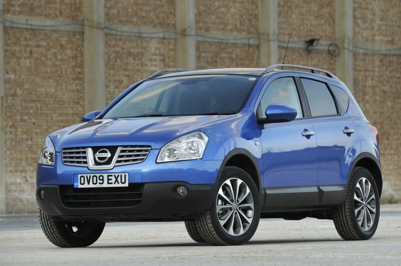 Nissan Qashqai 2010 красный