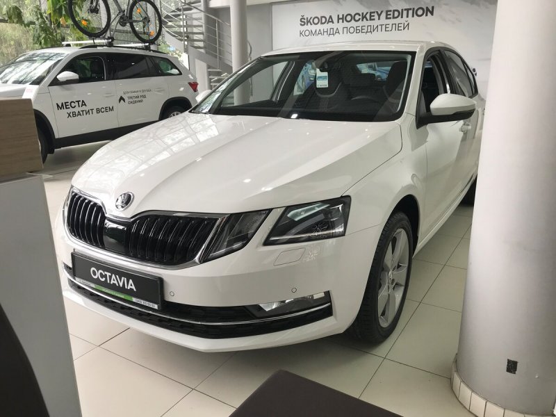 Шкода Октавия 2019 1.8