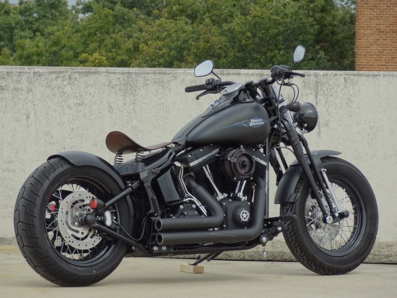 Мотоцикл Harley Davidson чоппер