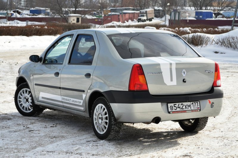 Логан 1.6 2006