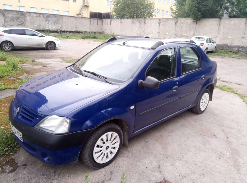 Фиолетовый Рено Логан 1