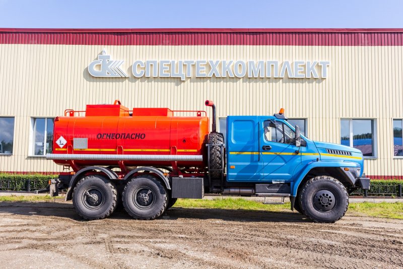 Автотопливозаправщик АТЗ-10 Урал-4320