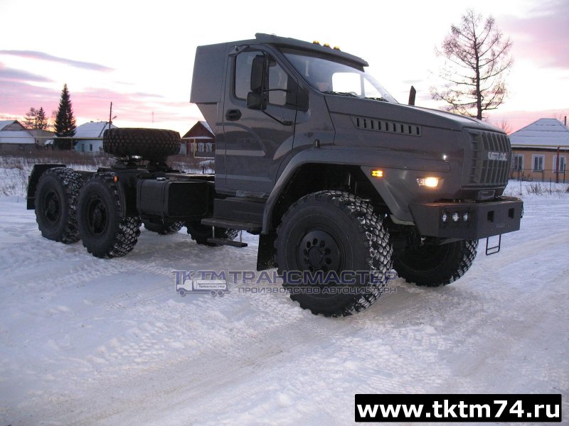 Урал Некст 4320 со спальником