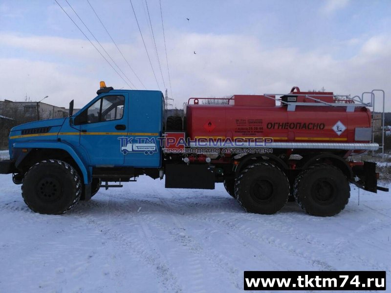 Урал-4320 бортовой со спальником